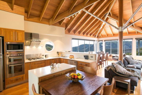 Snow Fall Lodge At Falls Creek - Broome Tourism 0