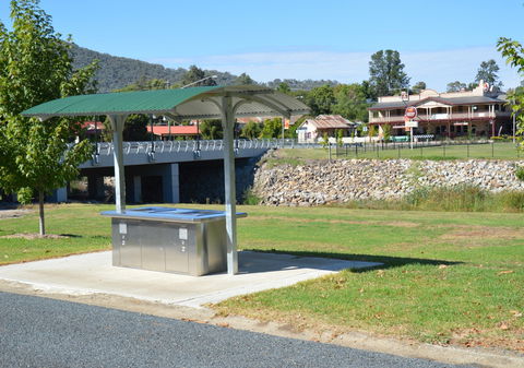 Adelong Golden Gully Caravan Park - Broome Tourism 2
