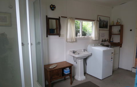 Binalong Bay Beach Shack - Broome Tourism 6