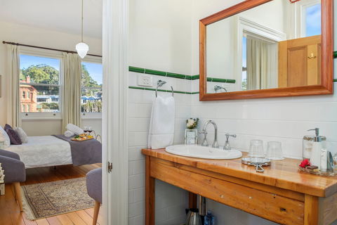 Cygnet Old Bank B&B - Broome Tourism 2
