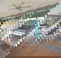 Decked Out in Vincent - Broome Tourism