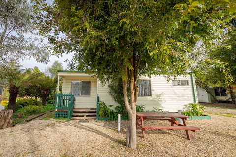 Eildon Riverside Holiday Park - Broome Tourism 1