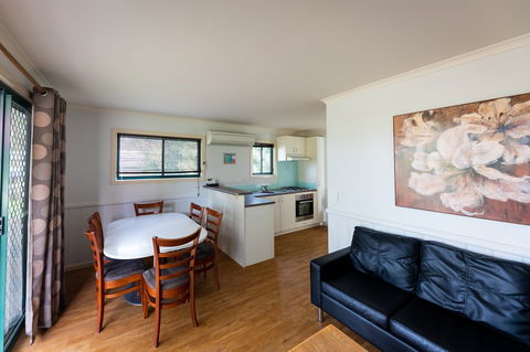 Eildon Riverside Holiday Park - Broome Tourism 3