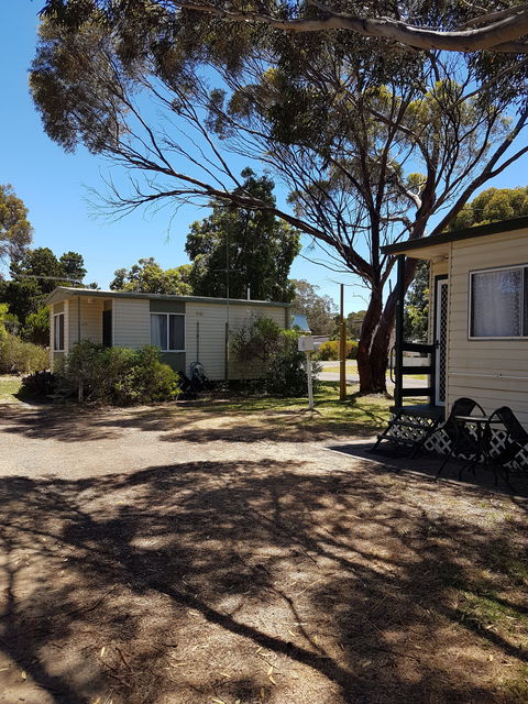 Kingscote Tourist Park And Family Units - Broome Tourism 1