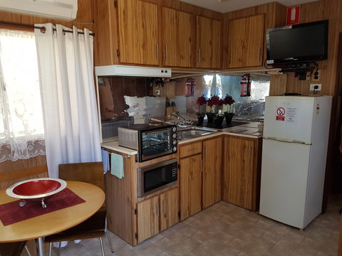 Kingscote Tourist Park And Family Units - Broome Tourism 4