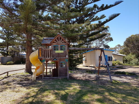 Kingscote Tourist Park And Family Units - Broome Tourism 7