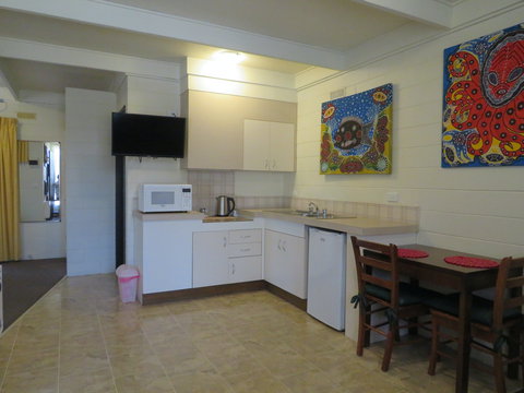 Lakes Waterfront Motel - Broome Tourism 8