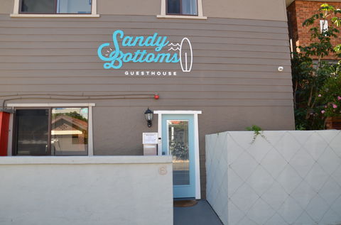 Sandy Bottoms Guesthouse - Broome Tourism 0