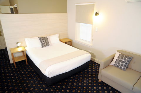 Sovereign Hill Hotel - Broome Tourism 2
