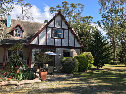 Swan Cove On Raymond Island - Broome Tourism 0