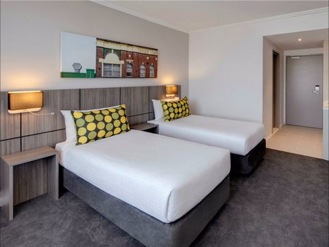 Travelodge Hotel Bankstown Sydney - Broome Tourism 2