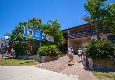 Airlie Beach YHA - Broome Tourism 0
