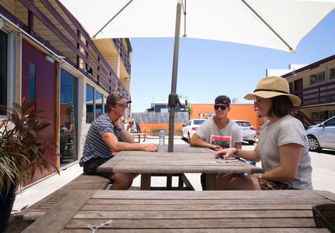 Airlie Beach YHA - Broome Tourism 3