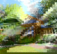 Cotswold Gardens Armidale - Broome Tourism