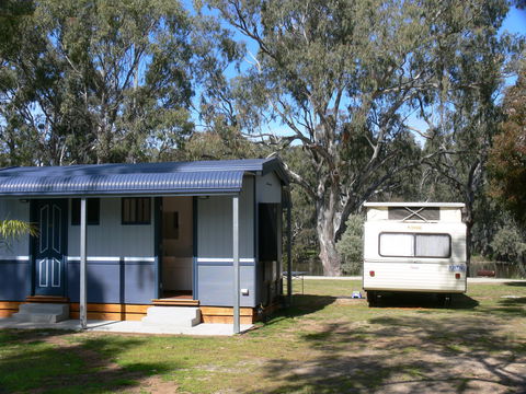 Deniliquin Riverside Caravan Park - Broome Tourism 5