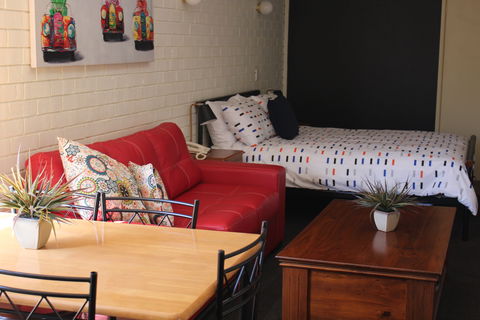 Esk Wivenhoe Motor Inn - Broome Tourism 0