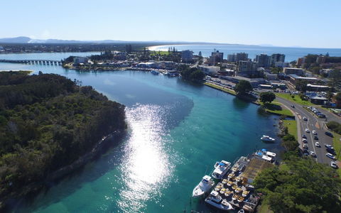 Forster Houseboat Hire - Broome Tourism 0