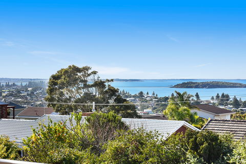 Highview - Panormaic Views Across Encounter Bay - Broome Tourism 1
