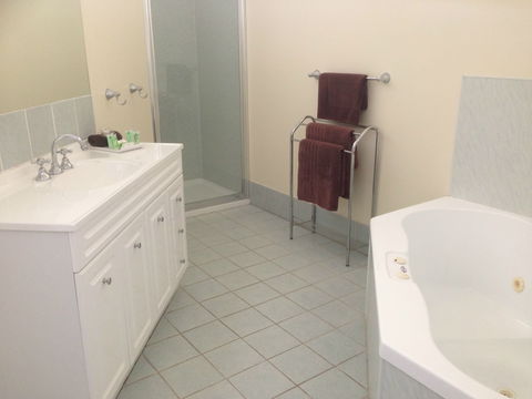 Meeniyan Motel And Bike Hire - Broome Tourism 5