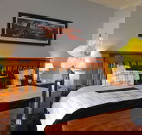 Moore Park Inn - Broome Tourism