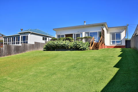 Seakissed Beachhouse - Broome Tourism 1