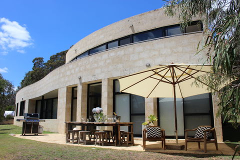 The Summer House - Broome Tourism 1
