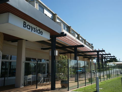 Bayside Inn St Helens - Broome Tourism 0