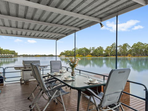 Boats And Bedzzz - The Murray Dream Self-contained Moored Houseboat - Broome Tourism 0