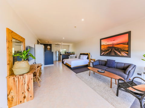 COAST Motel & Apartments - Broome Tourism 1