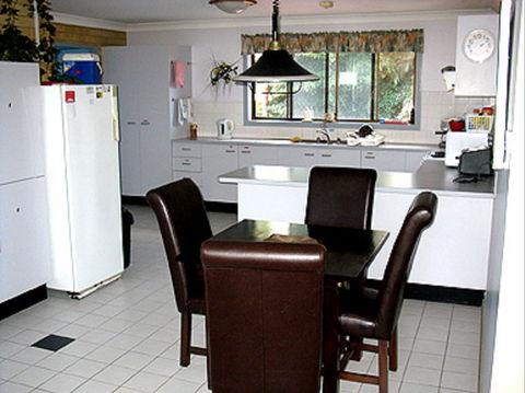 Edge Guest Rooms - Broome Tourism 1