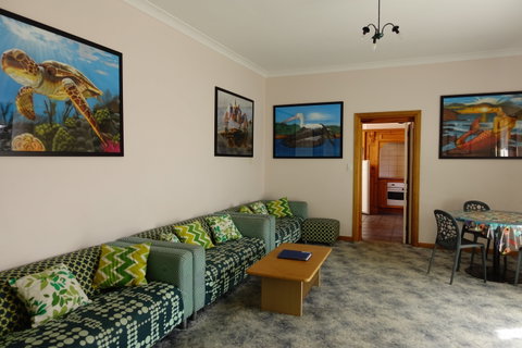 Kingfisher Lodge Edithburgh - Broome Tourism 1