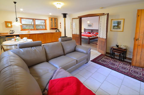 Stephanette's Cottage - Broome Tourism 2