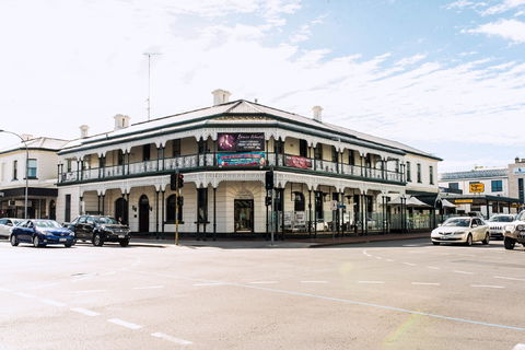 The Mount Gambier Hotel - Broome Tourism 0