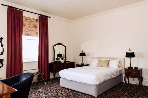 The Mount Gambier Hotel - Broome Tourism 1