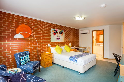 Yackandandah Motor Inn - Broome Tourism 1