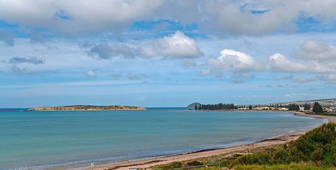 Absolute - Hayward Court, Victor Harbor - Broome Tourism 0