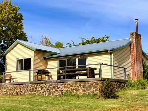 Adelong Valley Farm Stays - Moorallie Cottage - Broome Tourism 1