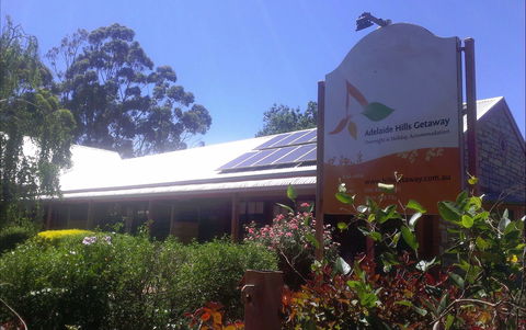 Adelaide Hills Getaway - Broome Tourism 0