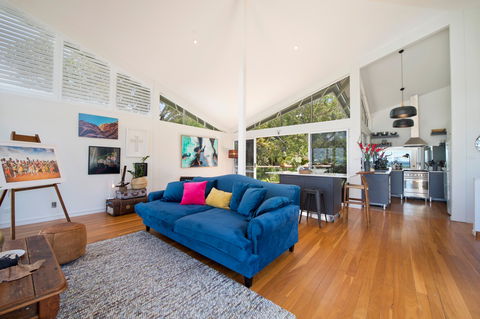 Arty Beach House At Lighthouse Beach - Broome Tourism 2