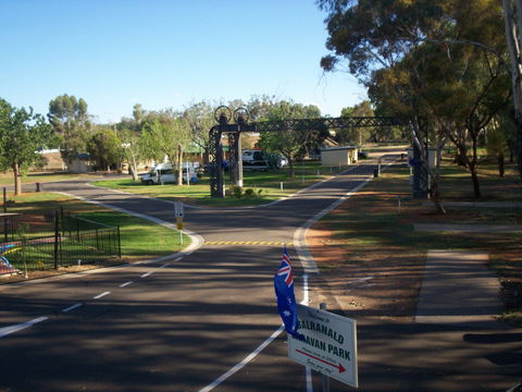Balranald Caravan Park - Broome Tourism 0