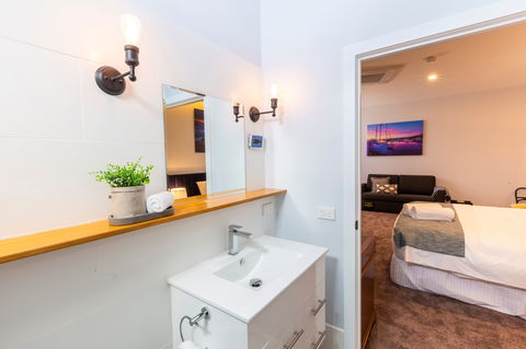 Bay Of Fires Apartments - Broome Tourism 1
