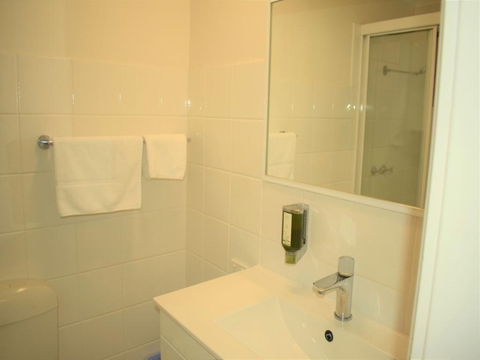 Best Western Parkside Motor Inn - Broome Tourism 1