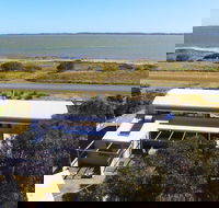Coorong Aurora - Breathtaking Waterfront Escape - Broome Tourism