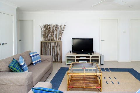 Fingal Bay Beach House - Broome Tourism 2