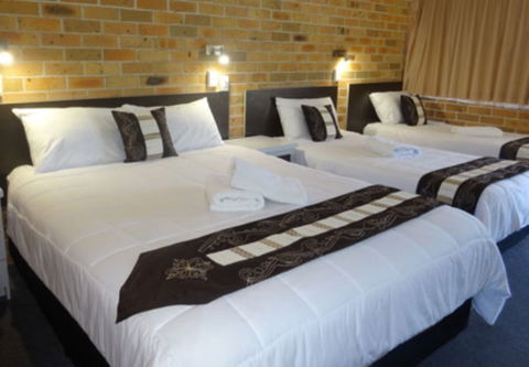 Forster Palms Motel - Broome Tourism 0