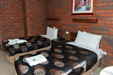 Golden Country Motel And Caravan Park - Broome Tourism 2