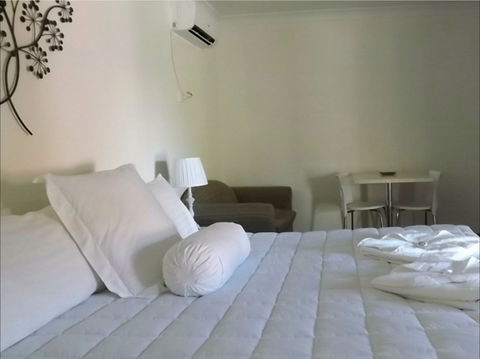 Karuah Motor Inn - Broome Tourism 1