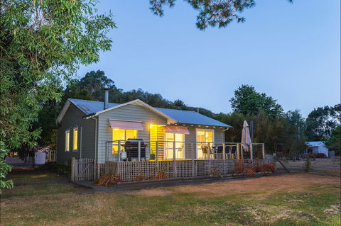Serenity Halls Gap - Broome Tourism 0