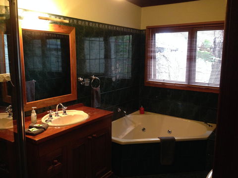 Studio Cottages Romantic Hideaway - Broome Tourism 1