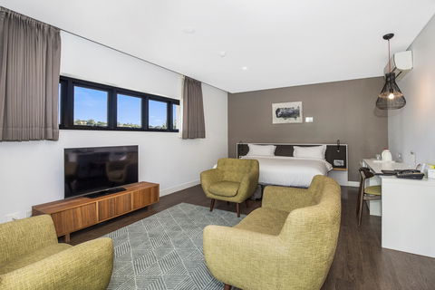 The Kingsford Brisbane Airport Hotel - Broome Tourism 0